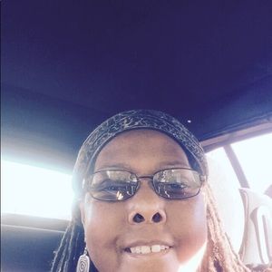 Meet your Posher, Ebony